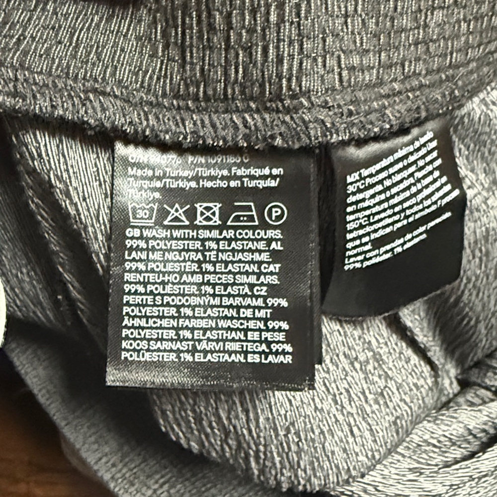 H&M stretchy dress pants size medium - Picture 3 of 7